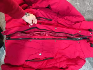 Damen Rote Steppjacke mit Kapuze Gr. M — Bild 3 von 7 anzeigen