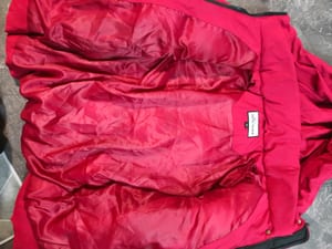 Damen Rote Steppjacke mit Kapuze Gr. M — Bild 4 von 7 anzeigen
