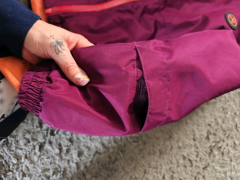 Kinderjacke Lila mit Kapuze und orangefarbenem Futter in Gr. 122/128 – Lila/Rosa – Bild 4 von 10