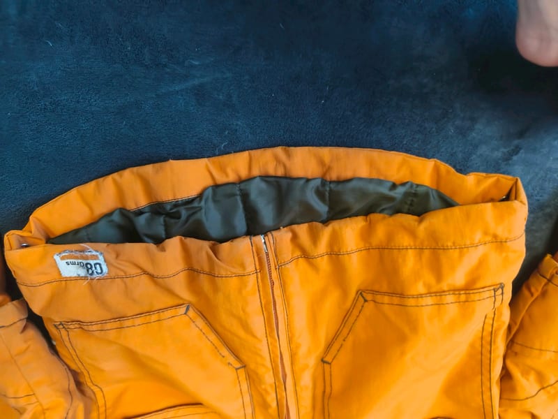 Jungen Orangefarbene Winterjacke mit Kapuze und Taschen Gr 98 – Bild 2 von 6