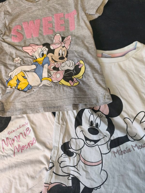 3er Set Kinder-Shirt mit Minnie-Mouse-Motiv Gr. 110/116 – Bunt – Bild 2 von 4