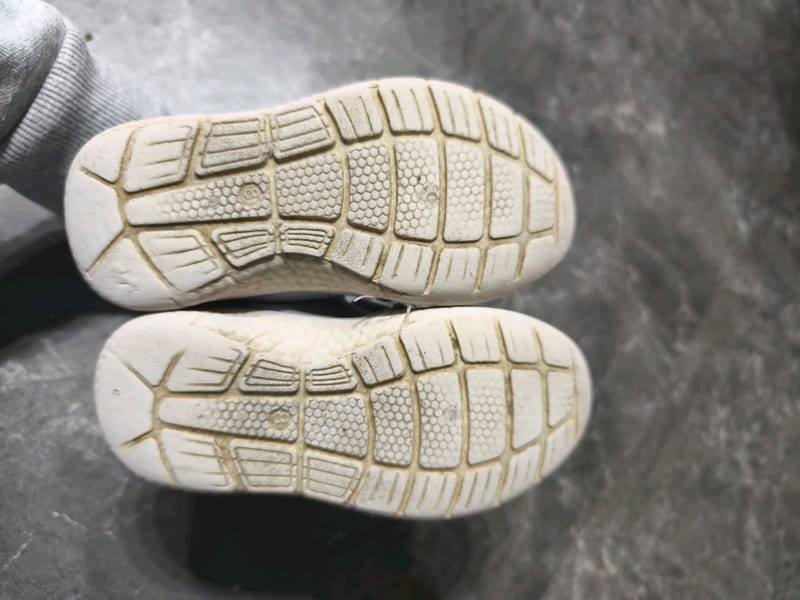 Kinder-Sneaker lila mit Motiv – Klettverschluss Gr. 24/25 – Bild 5 von 5
