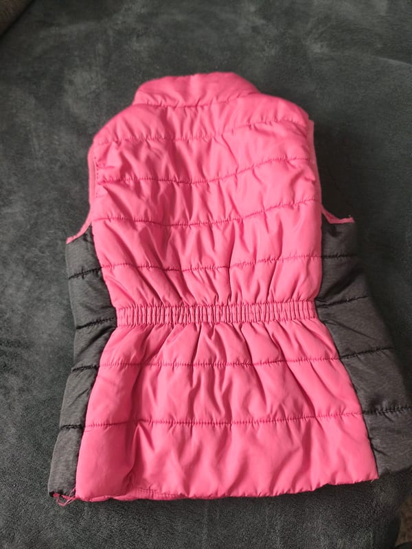 Gesteppte Kinderweste in Pink mit Pferde-Motiv – Mädchen Gr 134 – Rosa – Bild 5 von 5