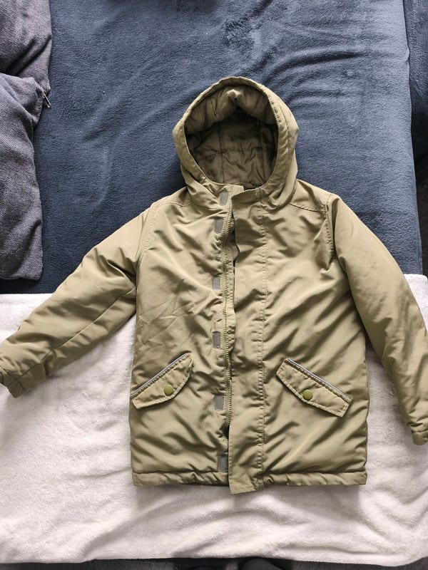 Parka mit Kapuze, Olivgrün – Kinder-Winterjacke 122/128 – Größe 122