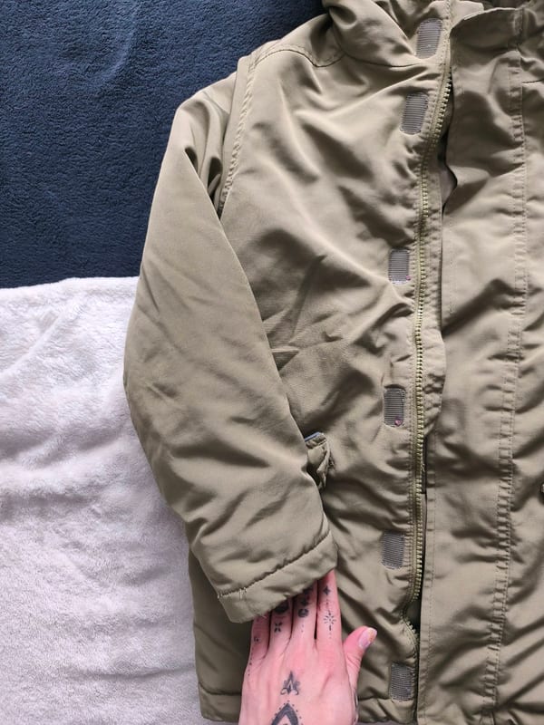 Parka mit Kapuze, Olivgrün – Kinder-Winterjacke 122/128 – Größe 122 – Bild 3 von 8