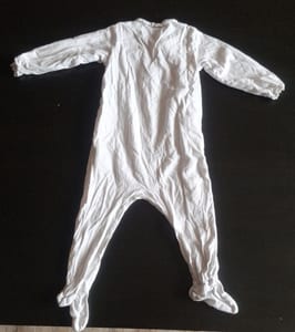 Baby Weißer Langarm-Schlafanzug Gr.80 — Bild 2 von 2 anzeigen