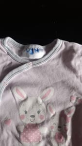 Rosa Baby-Schlafanzug Gr.80 — Bild 2 von 3 anzeigen