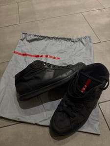 Prada Herren Schwarze High-Top-Sneaker – Größe 42