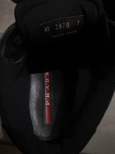 Prada Herren Schwarze High-Top-Sneaker – Größe 42 — Bild 4 von 8 anzeigen