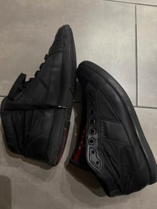 Prada Herren Schwarze High-Top-Sneaker – Größe 42 — Bild 6 von 8 anzeigen