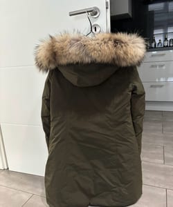 Woolrich Damen Daunenjacke – Größe S – Grün — Bild 4 von 4 anzeigen