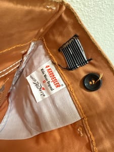 Kinderhose in Orange – Schmale Form mit Gürtelschlaufen – Größe 128 — Bild 2 von 2 anzeigen