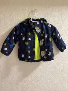 Kinderjacke mit Monster-Muster, Kapuze und Fleece-Innenfutter – Größe 92 – Blau