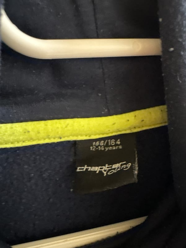 Sweatshirt mit Stehkragen, Colorblock in Blau, Grün und Grau – Jungen – Bild 3 von 3