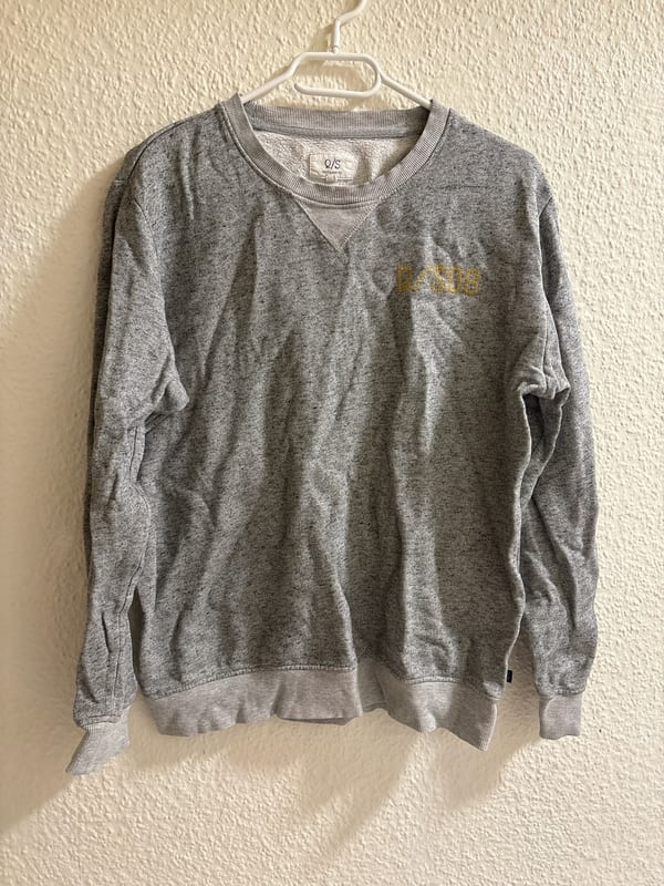 Herren Grauer Sweatshirt-Pullover mit goldenem Logo-Print – Größe M