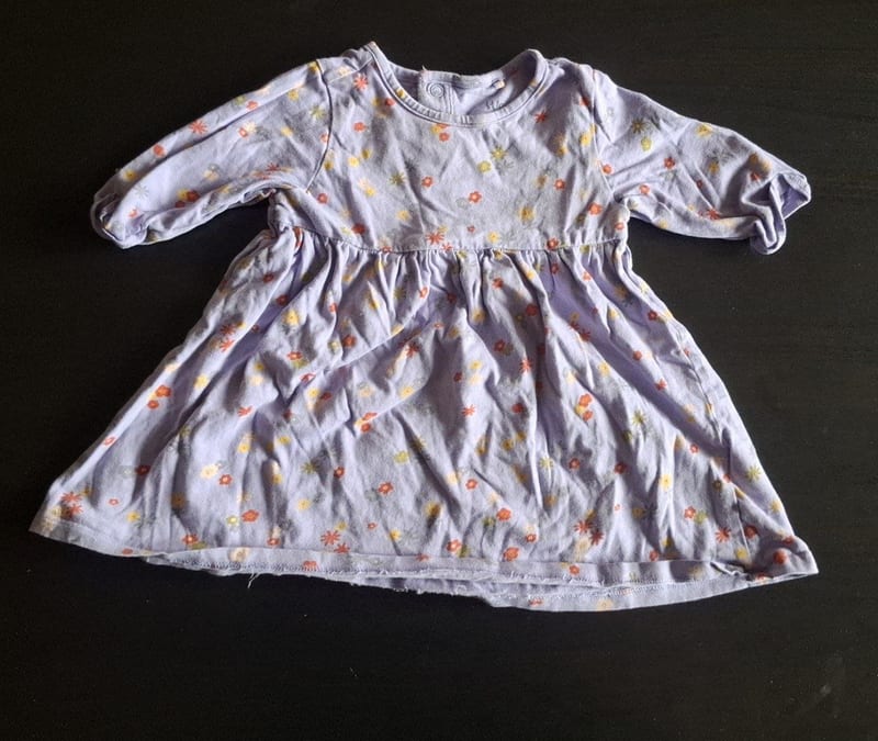 Baby-Langarmkleid mit Blumenmuster (Gr. 74/80) – Lila