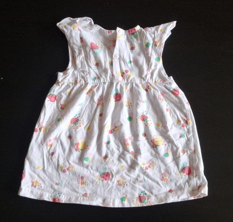 Mädchen Sommerkleid mit Erdbeer-Muster Gr.80 – Weiß/Bunt – Bild 2 von 2