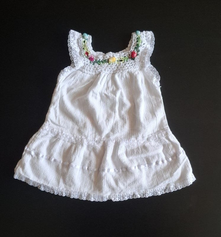 Mädchen Traumhaftes Sommerkleid aus Mallorca Gr. 74/80 – Weiß/Bunt – Bild 2 von 2