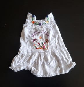 Mädchen Traumhaftes Sommerkleid aus Punta Cana Gr. 74/80 – Weiß/Bunt