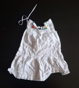 Mädchen Traumhaftes Sommerkleid aus Punta Cana Gr. 74/80 – Weiß/Bunt — Bild 2 von 2 anzeigen