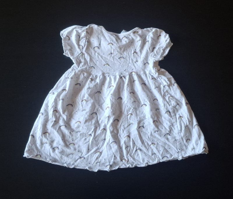 Mädchen Süßes Sommerkleid mit Regenbogen-Muster Gr. 80/86 – Weiß/Bunt – Bild 2 von 2