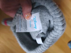 Mädchen Graue Strickmütze mit Motiv und pinkfarbenem Streifen — Bild 3 von 3 anzeigen