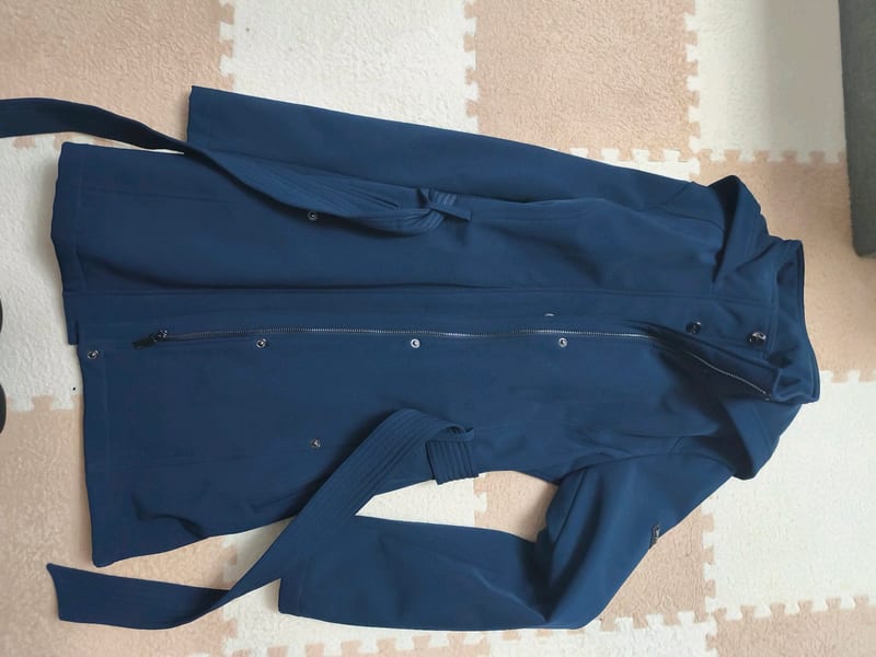 Damen Dunkelblauer Mantel mit Gürtel und Kapuze Gr XS – Marineblau