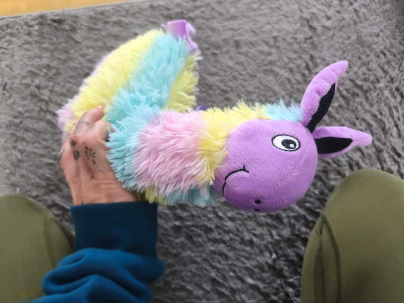 Kuscheltier Lama in Pastellfarben – Plüschtier – Bild 2 von 3