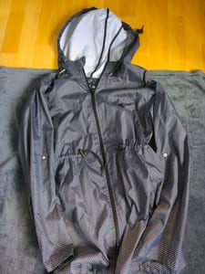Damen Dunkelblaue Regenjacke mit Punktmuster – Größe S/M