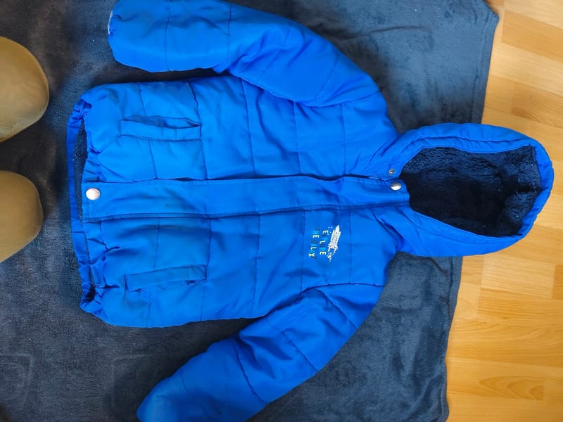 Jungen Gefütterte Winterjacke mit Kapuze in Blau – Weltraum-Motiv – Größe 116