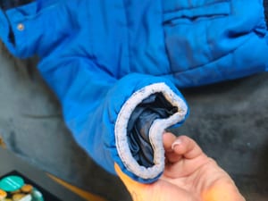 Jungen Gefütterte Winterjacke mit Kapuze in Blau – Weltraum-Motiv – Größe 116 — Bild 8 von 8 anzeigen