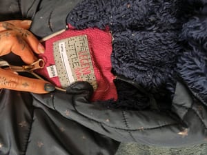 Mädchen Winterjacke mit Sternen-Muster und Kapuze – Größe 98 – Blau — Bild 6 von 7 anzeigen