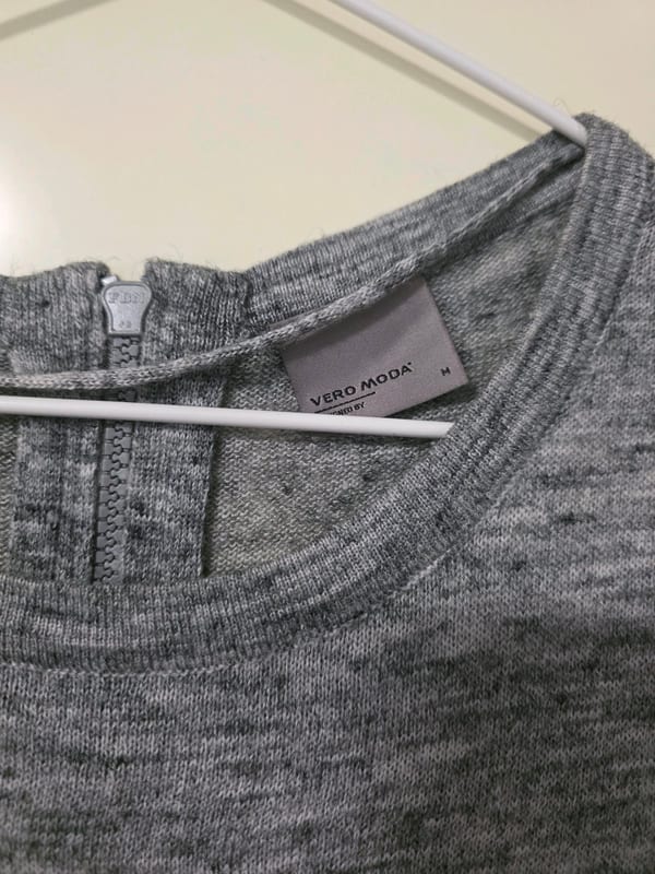 Vero Moda Damen Strickkleid – Größe M – Grau – Bild 2 von 3