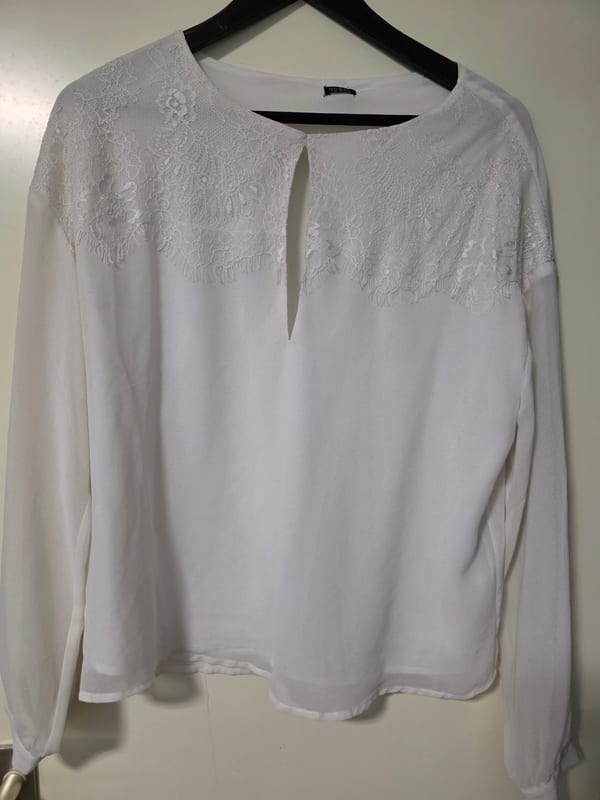 Guess Damen Bluse – Größe L – Weiß