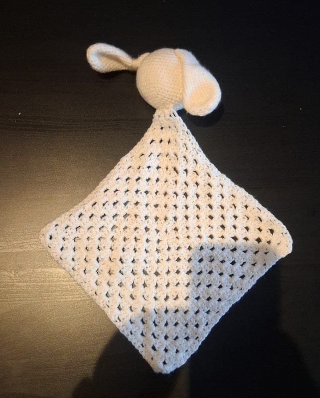 Selfmade Gehäkeltes Baby-Set – Häkel-Hase & Schnuffeltuch – Bild 3 von 9