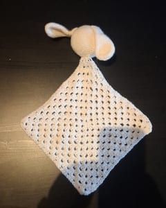 Selfmade Gehäkeltes Baby-Set – Häkel-Hase & Schnuffeltuch — Bild 3 von 9 anzeigen