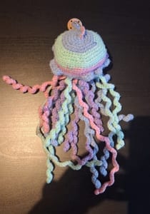 Selfmade Häkel-Rassel - Bunte Qualle