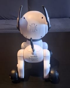 Ferngesteuerter Roboter-Hund mit Fernbedienung — Bild 5 von 7 anzeigen