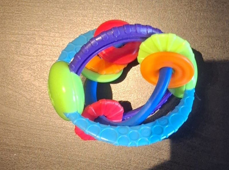 Buntes Baby-Spielzeugset – Greiflinge, Rasseln & Beißspielzeug – Bild 8 von 9