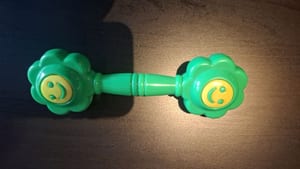 Buntes Baby-Spielzeugset – Greiflinge, Rasseln & Beißspielzeug — Bild 4 von 9 anzeigen