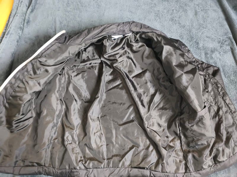 Mädchen Gesteppte Jacke, schwarz, Stehkragen, Reißverschluss – Größe 128 – Bild 7 von 8