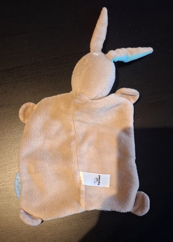 Buntes Baby-Spielzeugset - Schnuffeltücher, Rassel & Regenbogen-Greifling – Bild 8 von 8