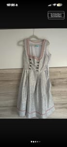 Damen Dirndl mit rosa Spitzenschürze – Trachtenkleid – Größe XS – Hellgrau – Bild 2 von 8