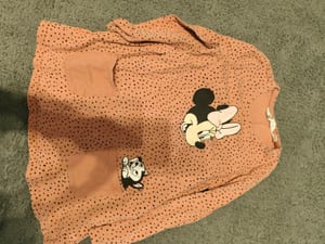 Langarmshirt mit Mickey-Motiv und Punkten – Kinder – Größe 110 – Lachsrosa