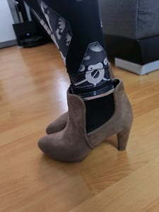 Damen Ankle Boots in Taupe mit Absatz – Wildleder-Optik – Größe 37 – Bild 3 von 6