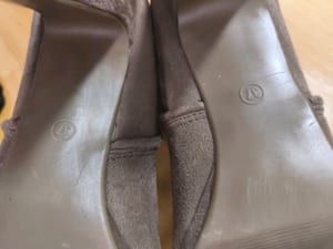 Damen Ankle Boots in Taupe mit Absatz – Wildleder-Optik – Größe 37 – Bild 6 von 6