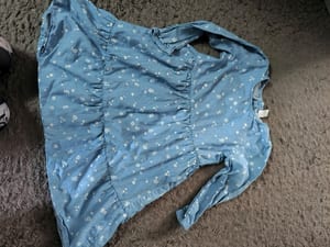 Mädchen Langarm-Kleid mit Blumenmuster, blau – Größe 128