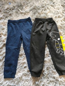 Jungen 2 Jogginghosen – Größe 104 – Blau/Schwarz