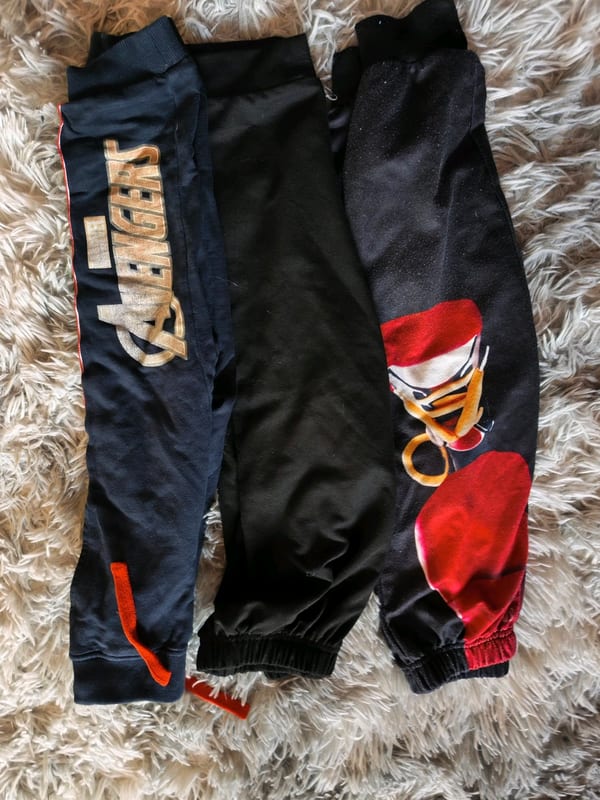 Jogginghosen-Set, 3 Stück, Kinder – Avengers-Motiv – Größe 104 – Schwarz/Blau