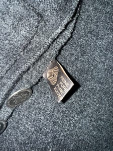 Damen Trachtenjacke aus Walkloden, dunkelgrau mit grünen Paspeln – Bild 8 von 8